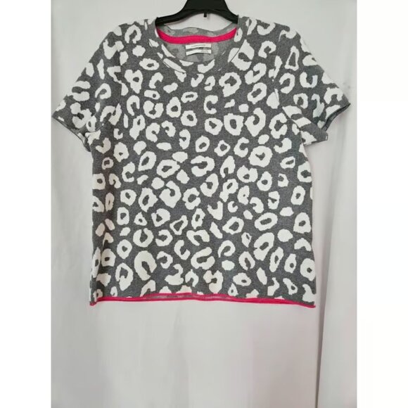 Anthropologie Sweater Short Sleeve Size L Grey White Pink Trim Cheetah Print - Picture 1 of 3